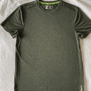 Like new! Short sleeves performance t-shirt